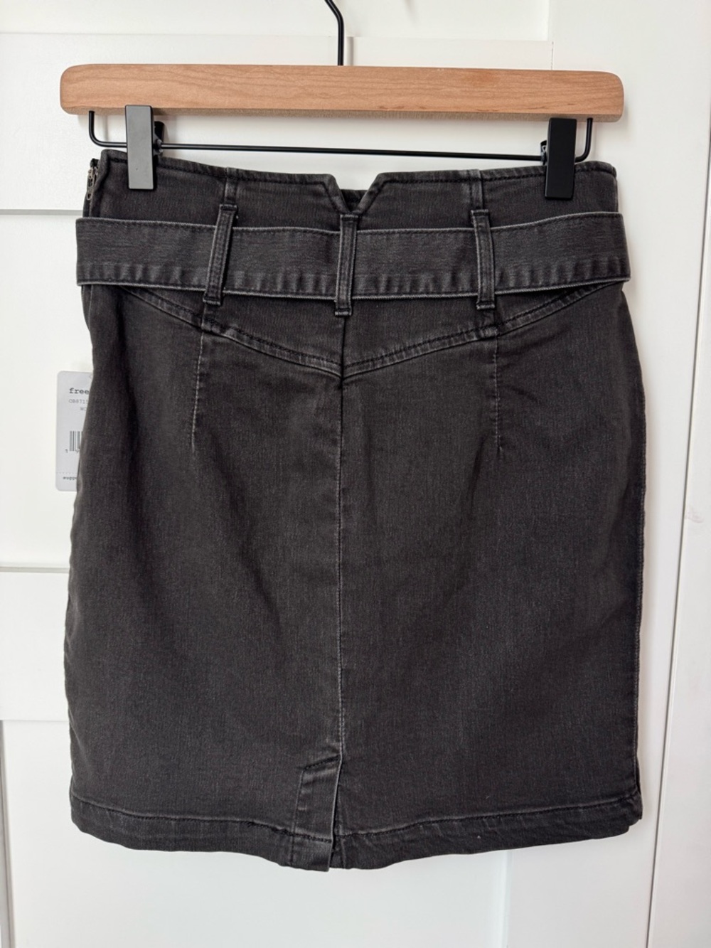 Free People Livin It Up Denim Pencil Mini Skirt in Worn Black size 4 NWT - Picture 8 of 10